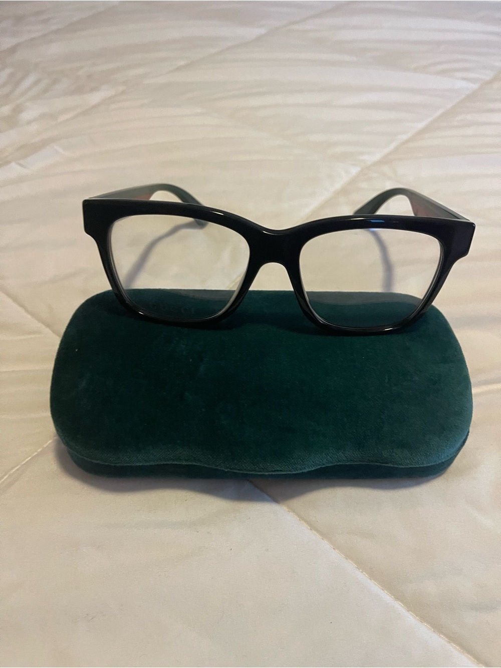 Gucci Black Square Acetate Sunglasses with Dark Green Velvet Case